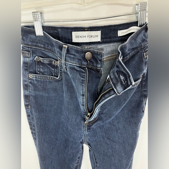 The  Yoko High Rise Slim
Denim Forum. Aritzia (Ink Blue) - Picture 9 of 10